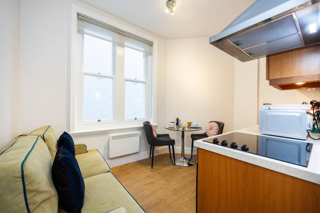 Stylish Studio In Leicester Square ロンドン エクステリア 写真